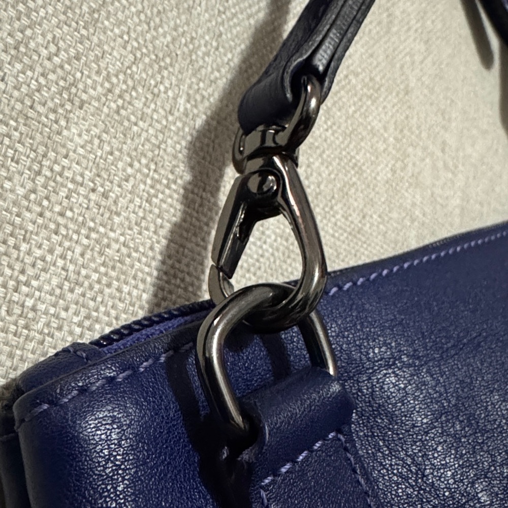Like New Longchamp 3D Leather Crossbody Blue In Sapphire Color-Gunmetal Hardware - Picture 5 of 16